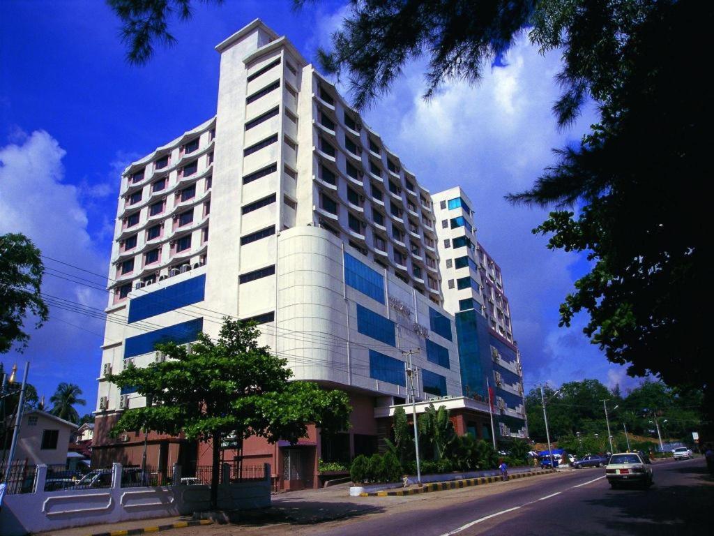 יאנגון Yuzana Hotel מראה חיצוני תמונה