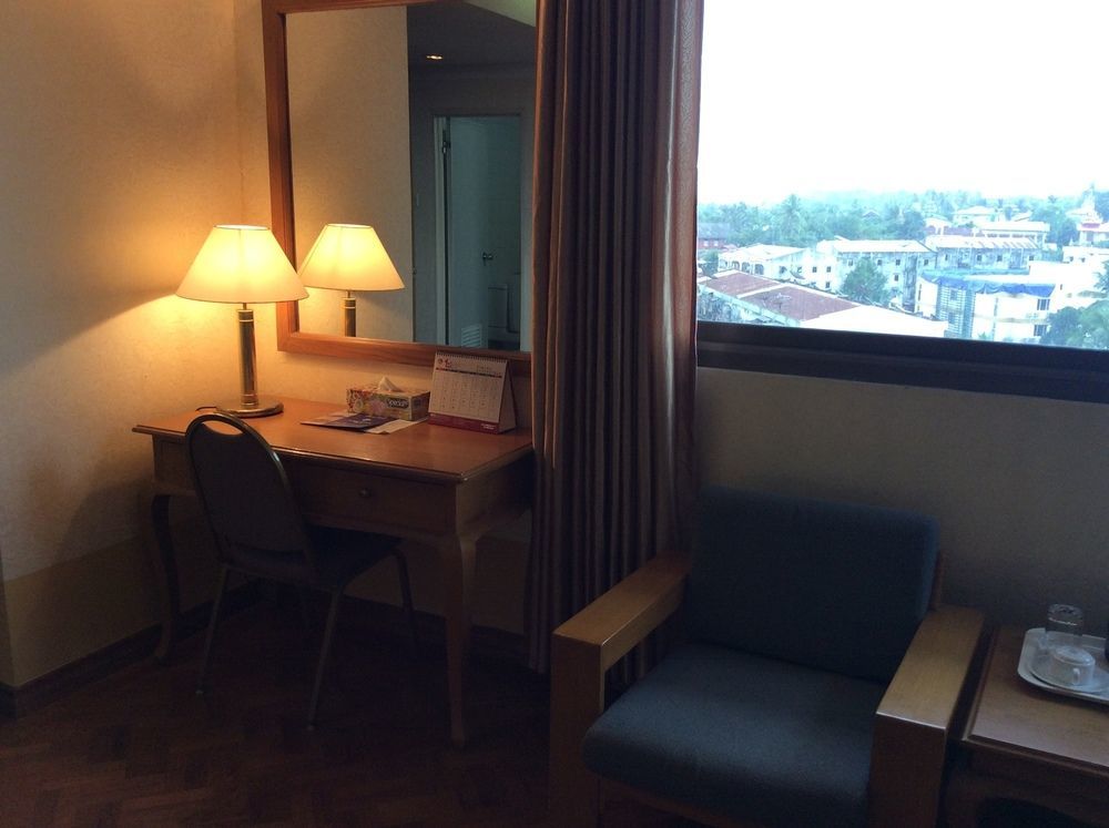 יאנגון Yuzana Hotel מראה חיצוני תמונה