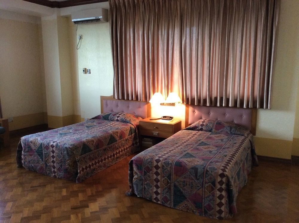 יאנגון Yuzana Hotel מראה חיצוני תמונה