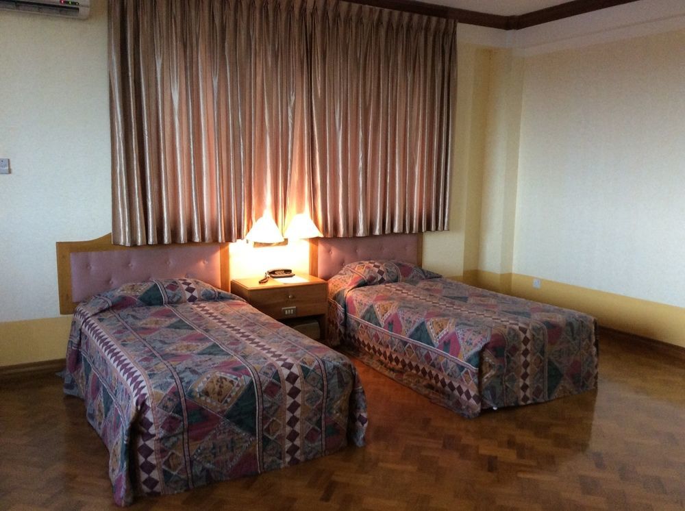 יאנגון Yuzana Hotel מראה חיצוני תמונה
